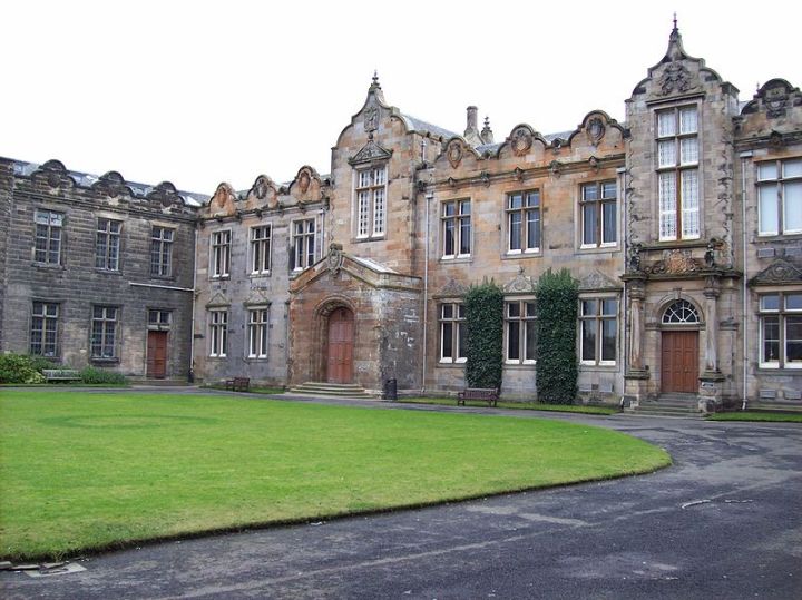 800px-United_College_University_of_St_Andrews Oliverkeenan